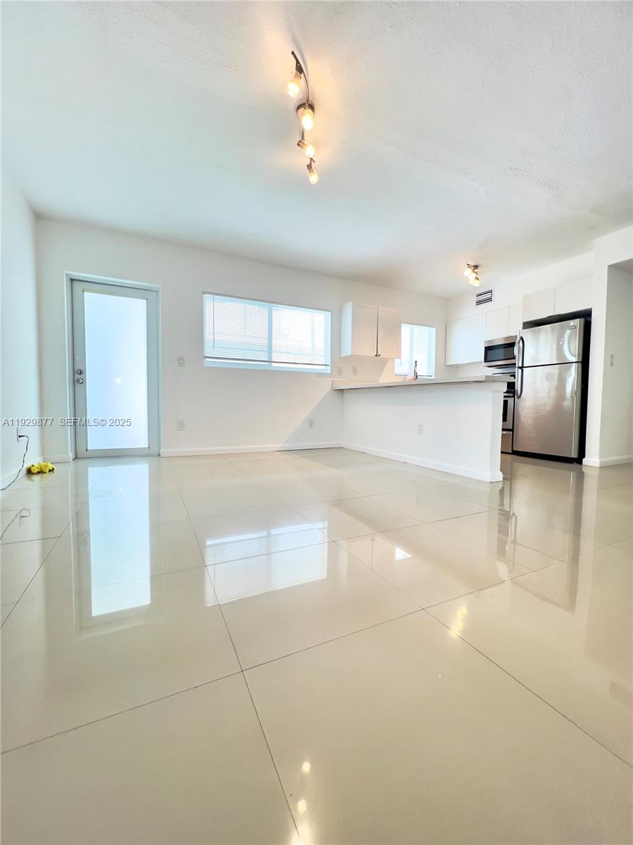 8035 Crespi Blvd #13 Miami Beach, FL 33141
