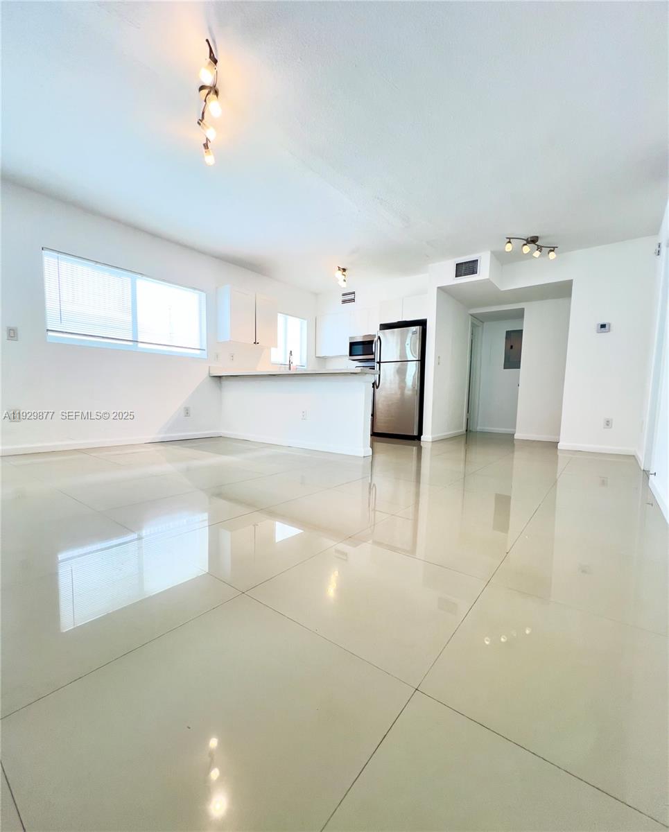 8035 Crespi Blvd #13 Miami Beach, FL 33141