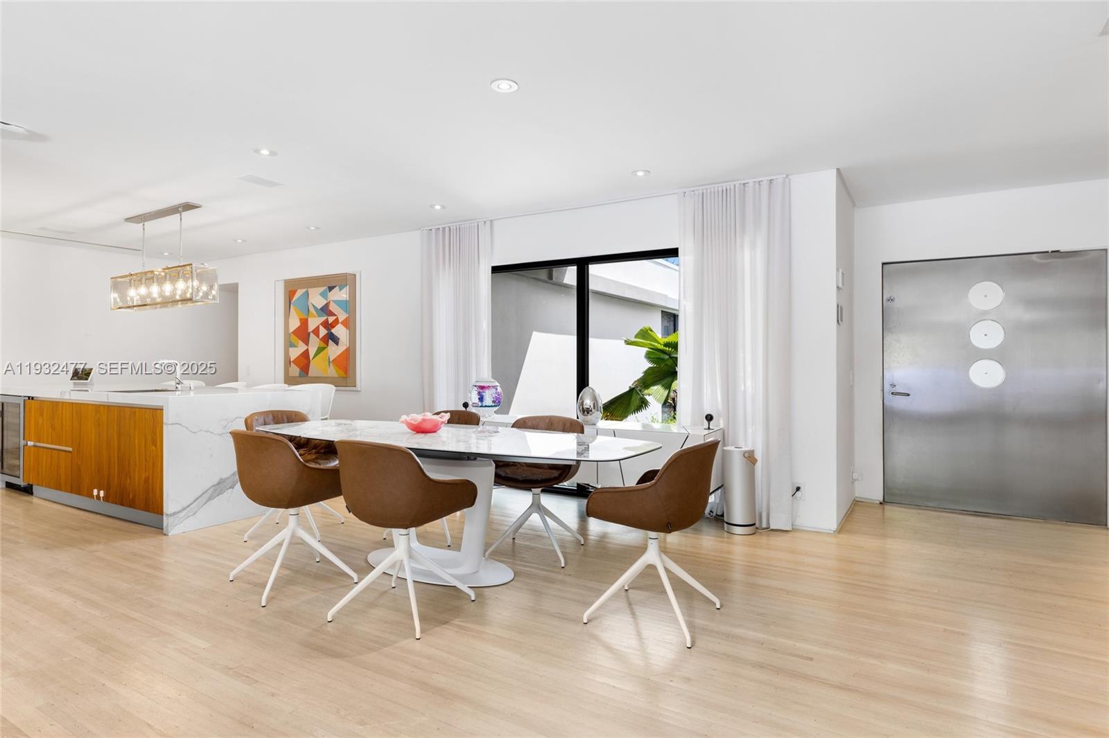 6420 Pinetree Dr Cir Miami Beach, FL 33141