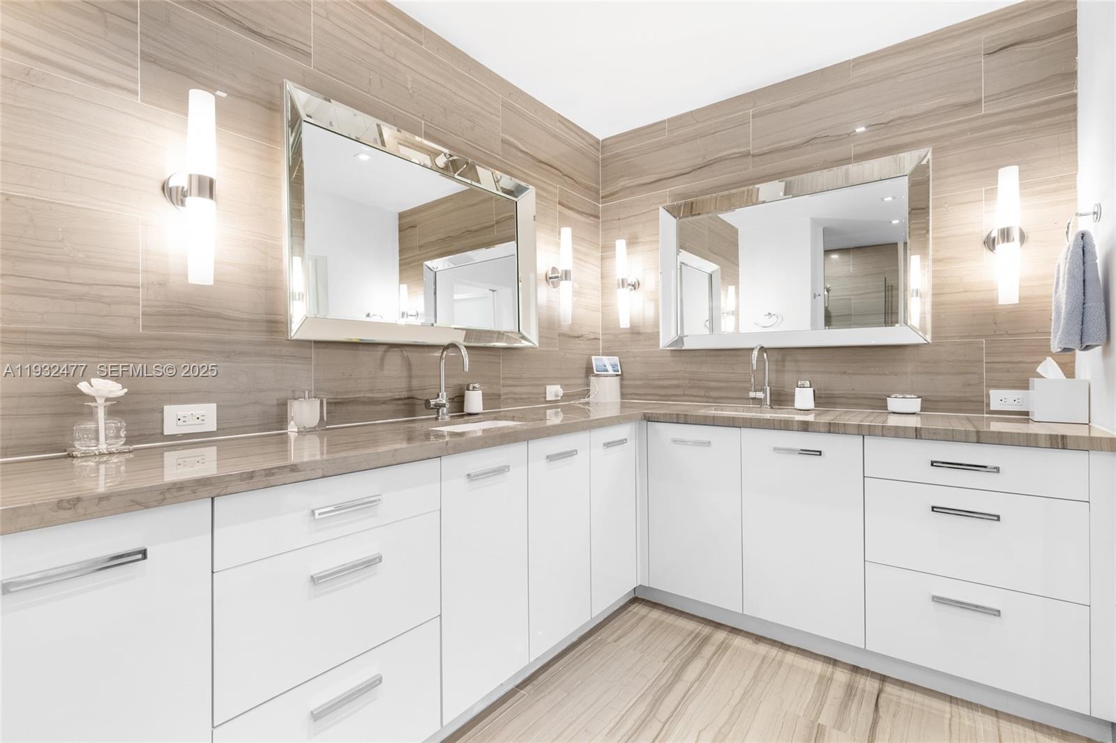 6420 Pinetree Dr Cir Miami Beach, FL 33141