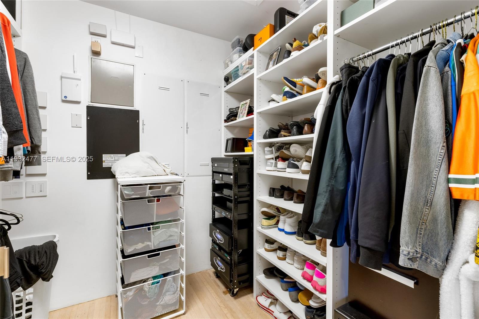 6420 Pinetree Dr Cir Miami Beach, FL 33141