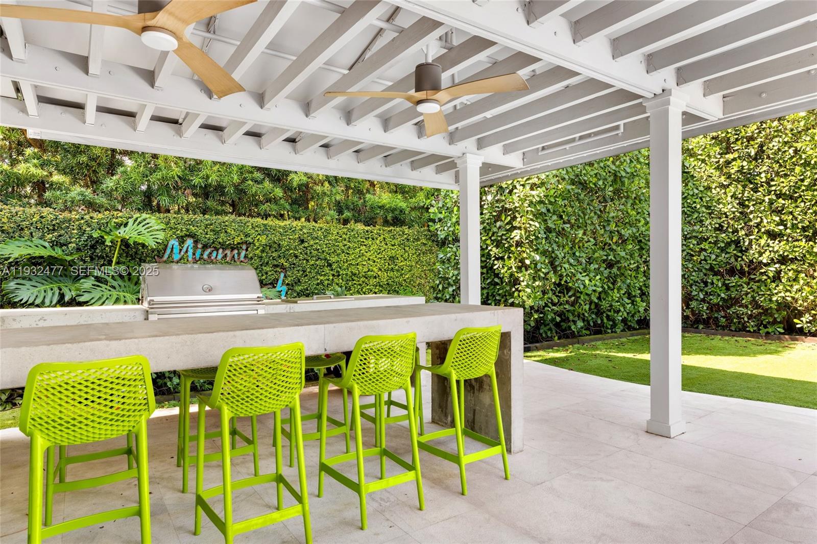 6420 Pinetree Dr Cir Miami Beach, FL 33141