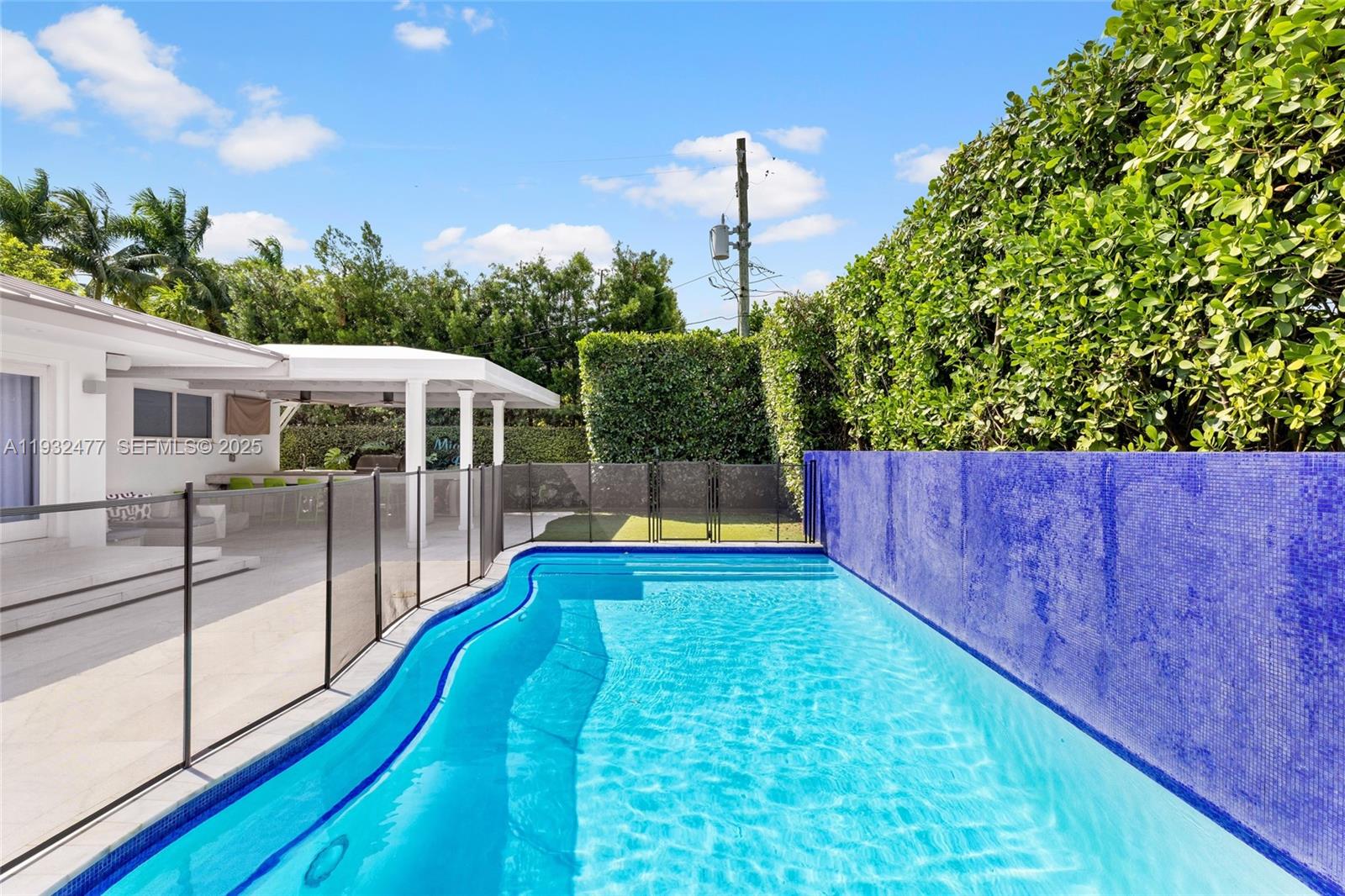 6420 Pinetree Dr Cir Miami Beach, FL 33141