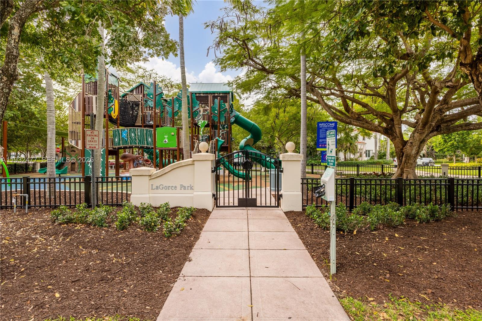 6420 Pinetree Dr Cir Miami Beach, FL 33141