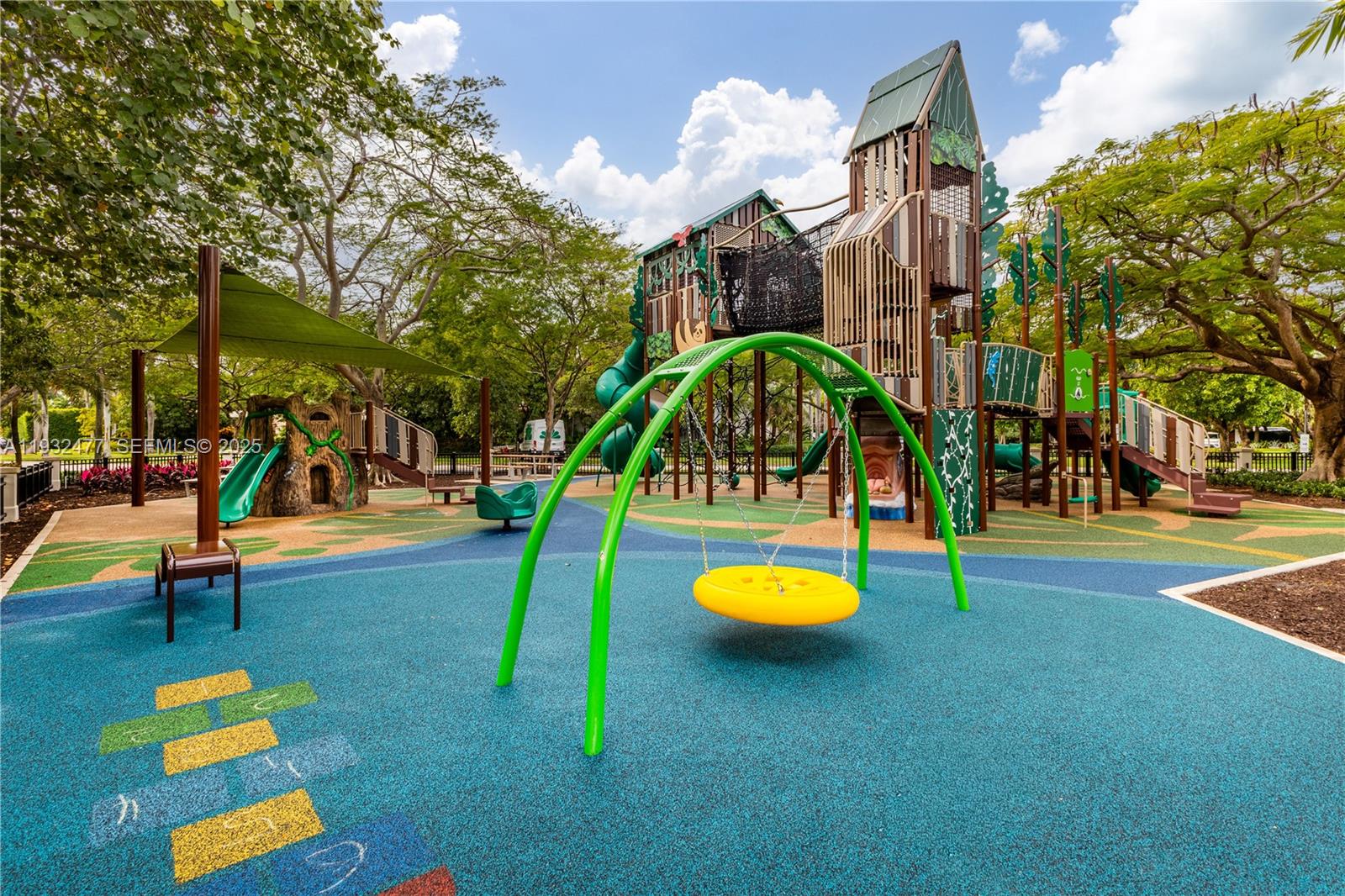 6420 Pinetree Dr Cir Miami Beach, FL 33141