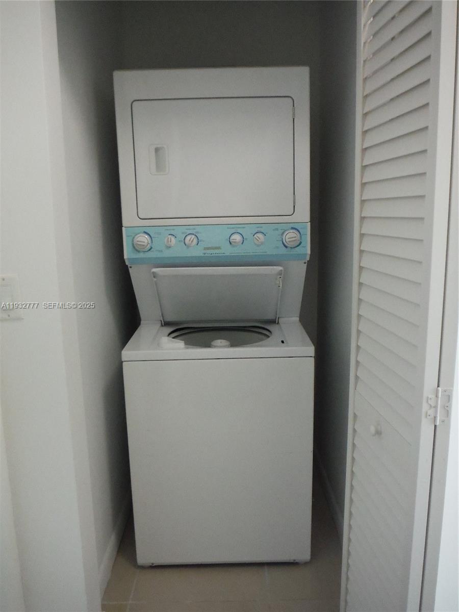 2694 Inagua Ave #PH-3 Coconut Grove, FL 33133