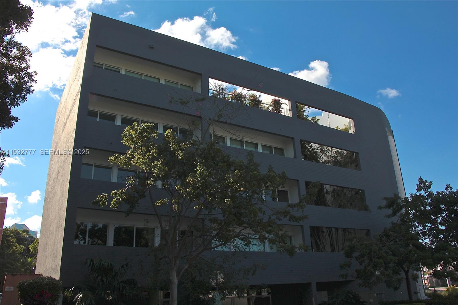 2694 Inagua Ave #PH-3 Coconut Grove, FL 33133