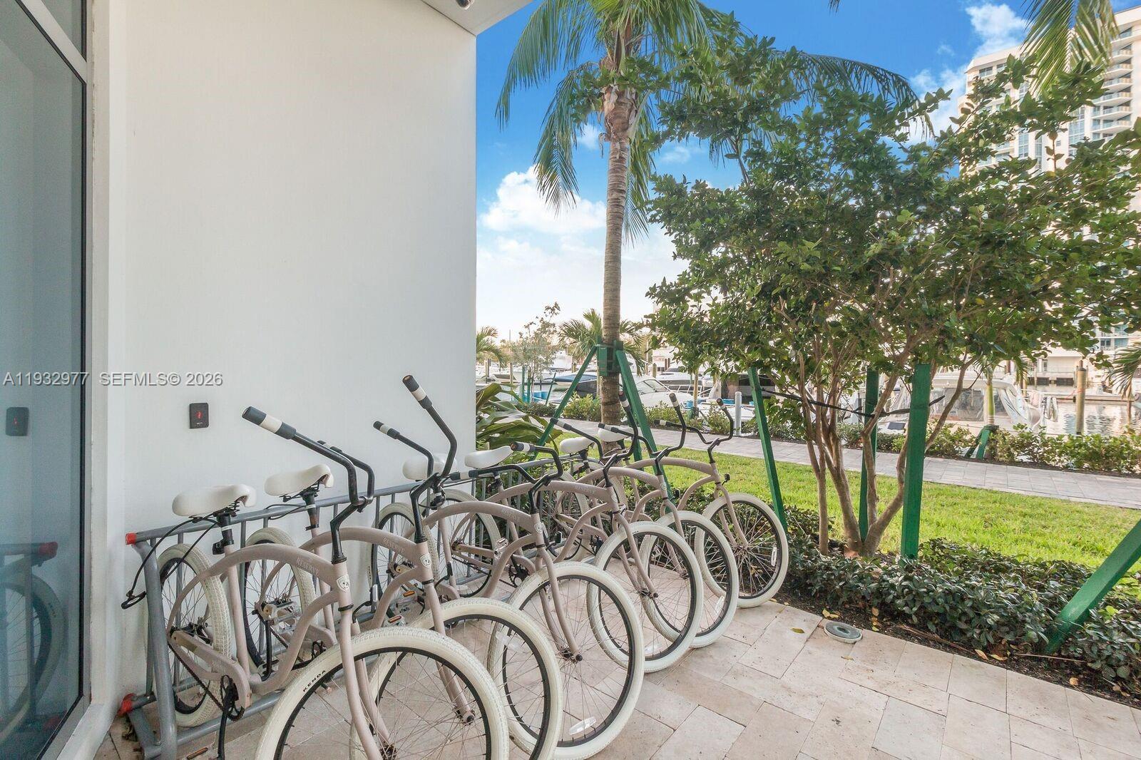 17111 Biscayne Blvd #803 North Miami Beach, FL 33160