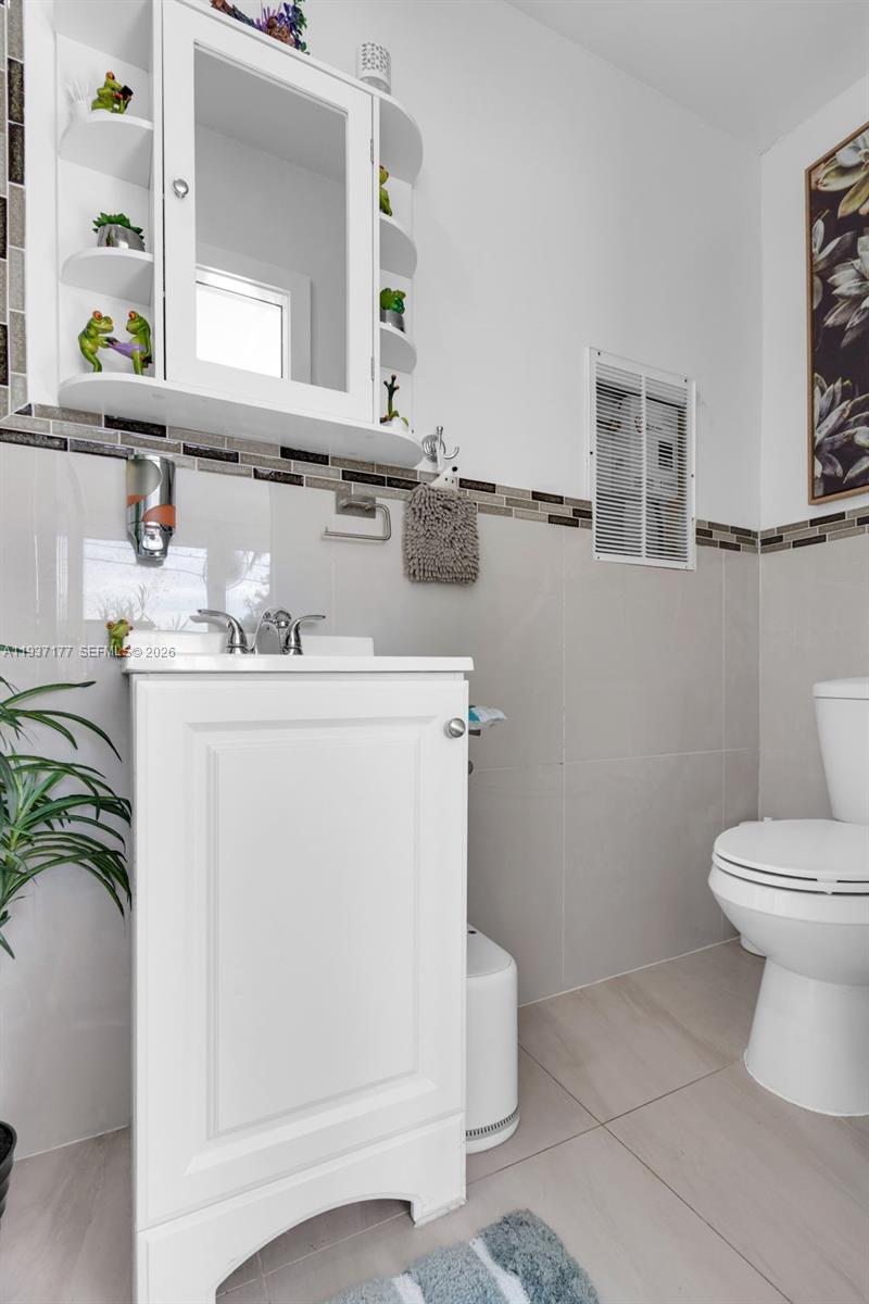 3130 NW 102nd St Miami, FL 33147