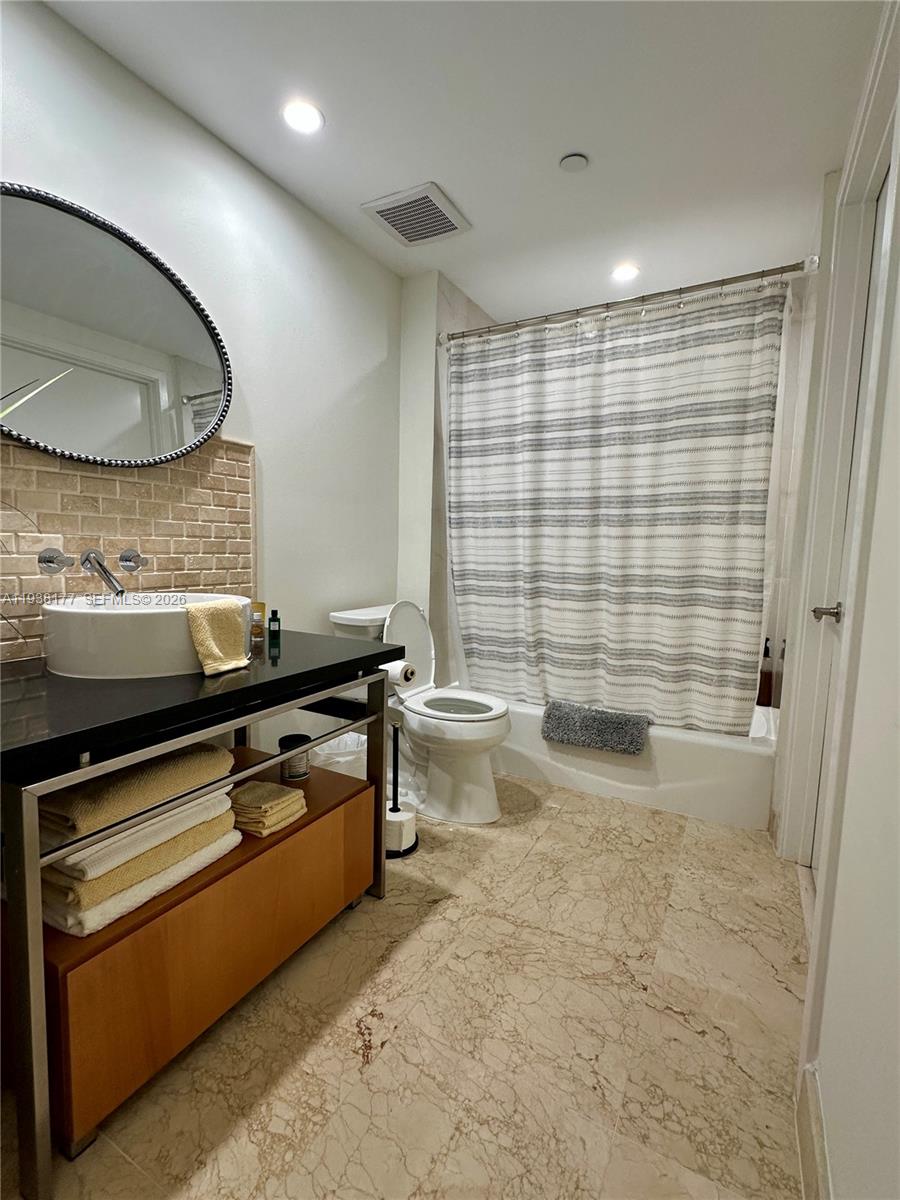 Undisclosed Address Miami Beach, FL 33140