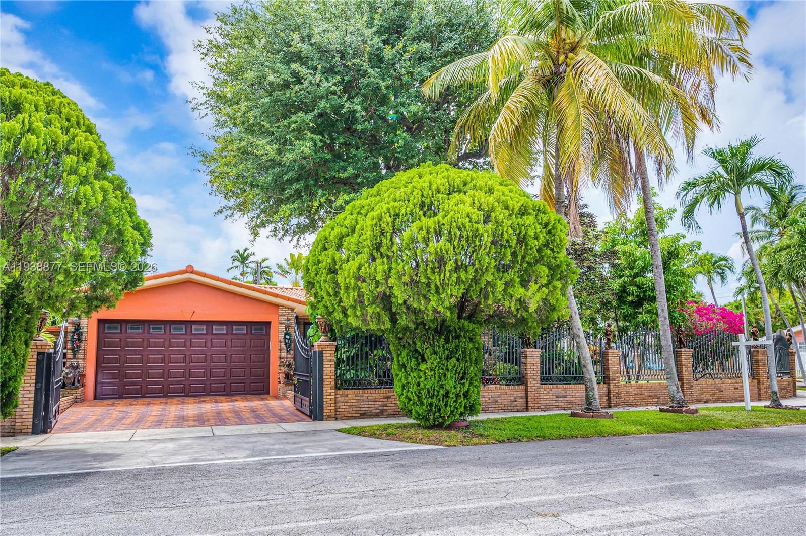 110 W Shore Dr W Miami, FL 33133