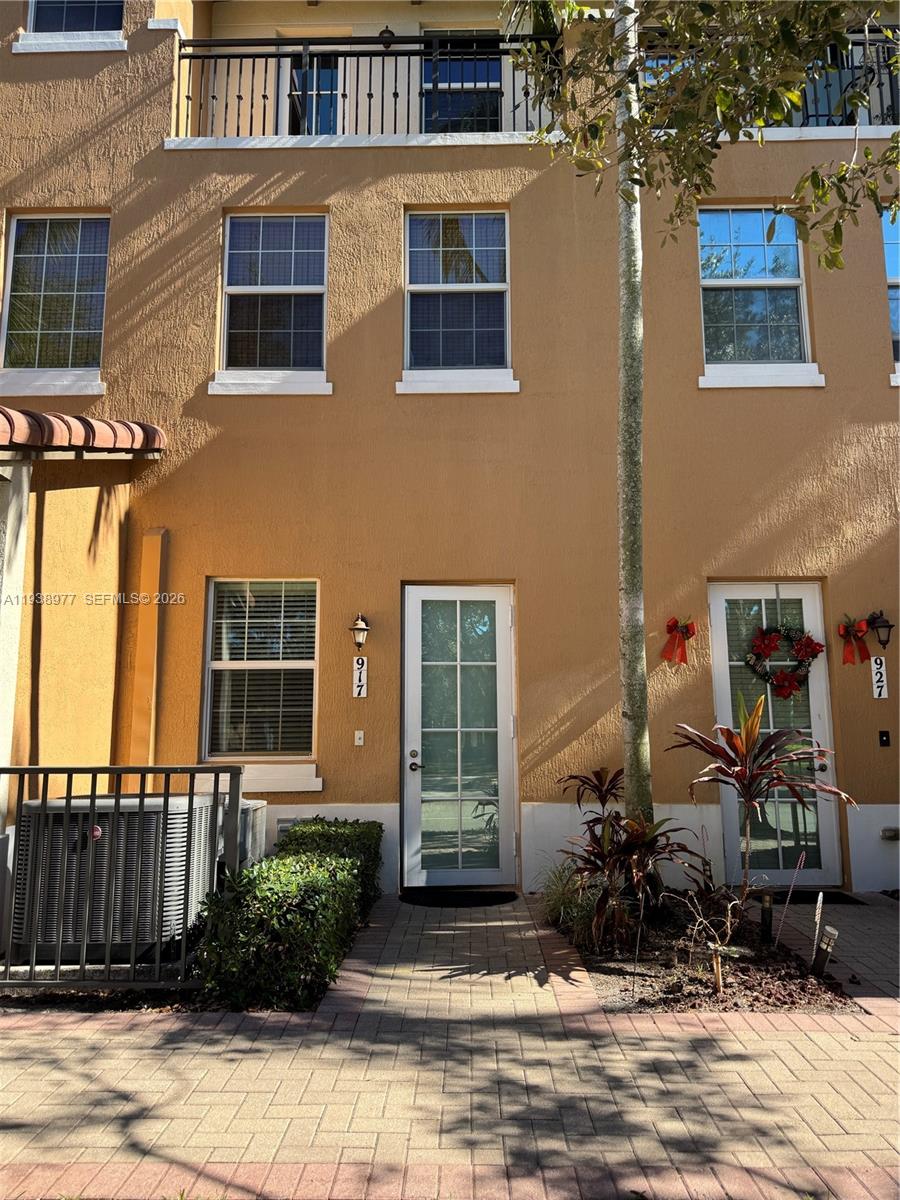 917 SW 147th Ave #2006