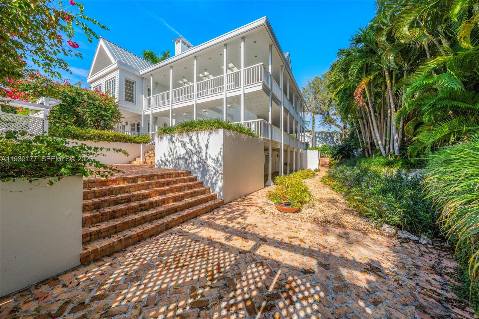 3455 S Moorings Way Miami, FL 33133