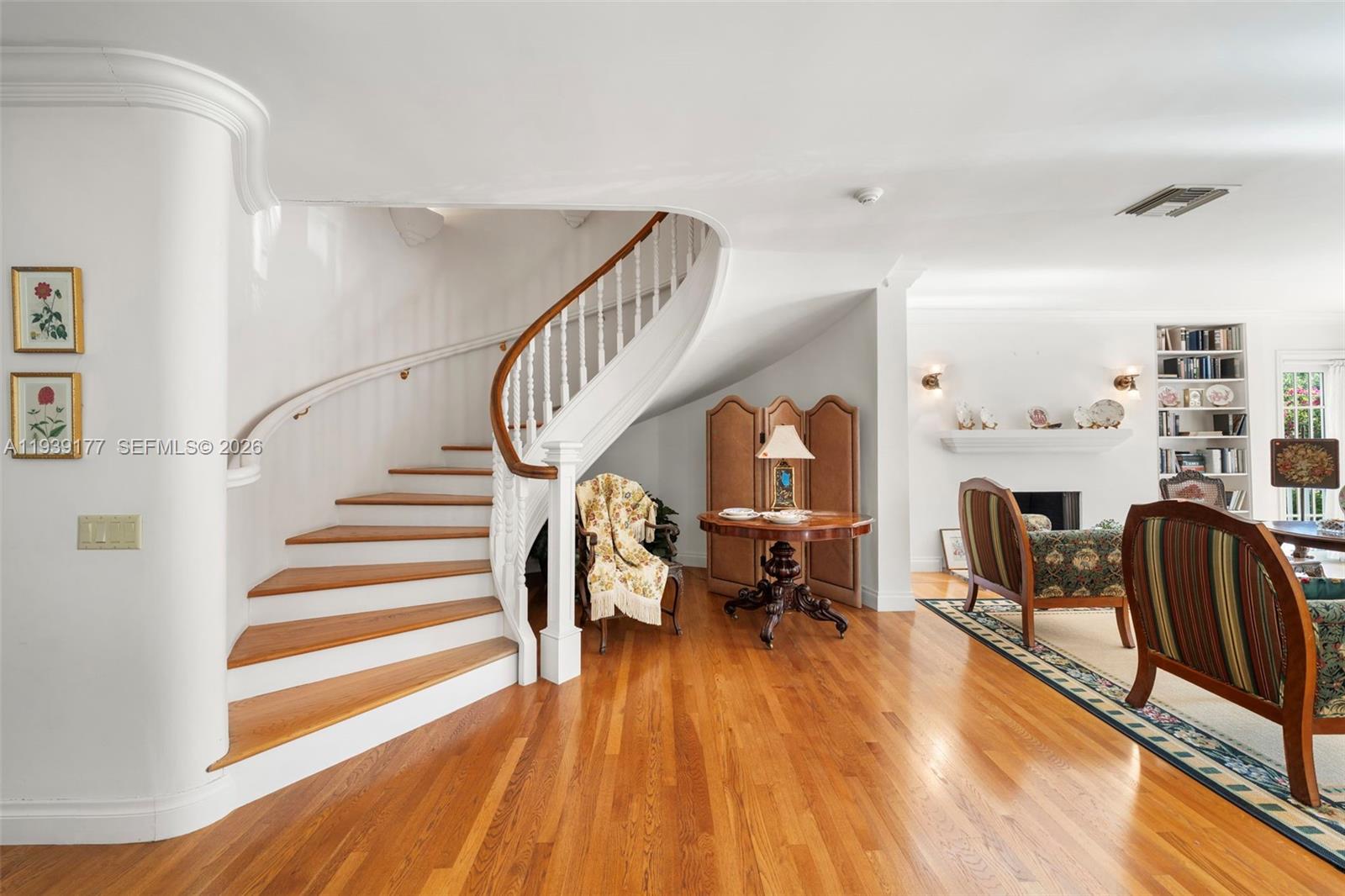 3455 S Moorings Way Miami, FL 33133