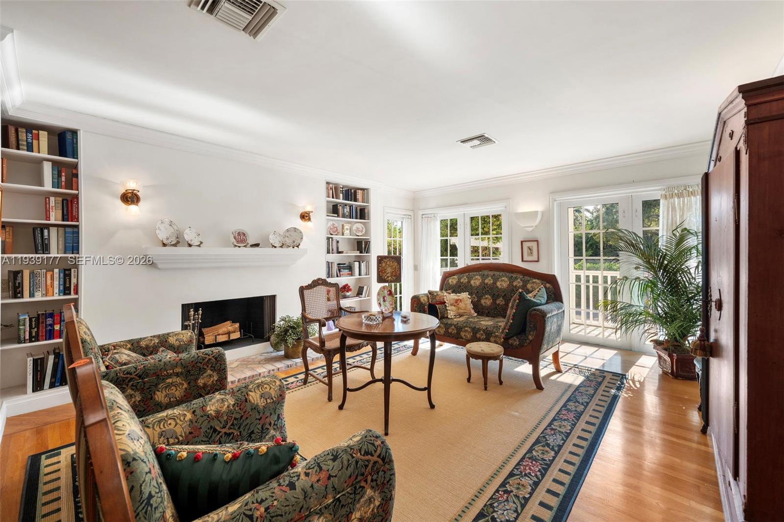 3455 S Moorings Way Miami, FL 33133