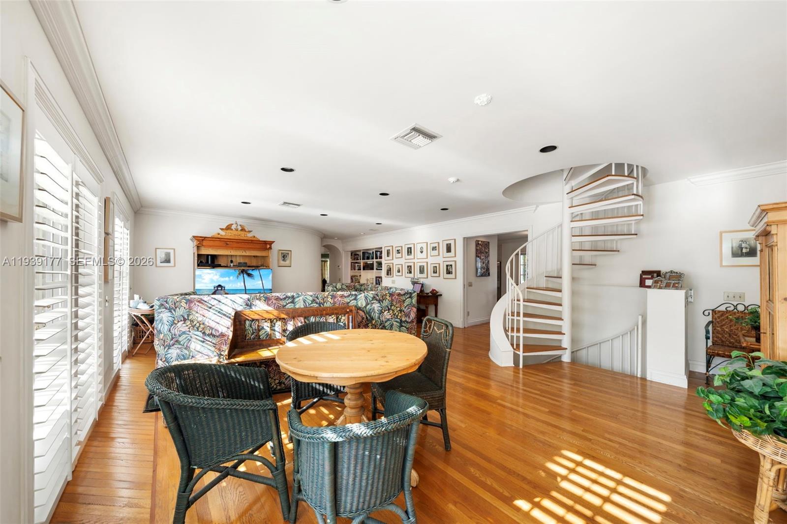 3455 S Moorings Way Miami, FL 33133