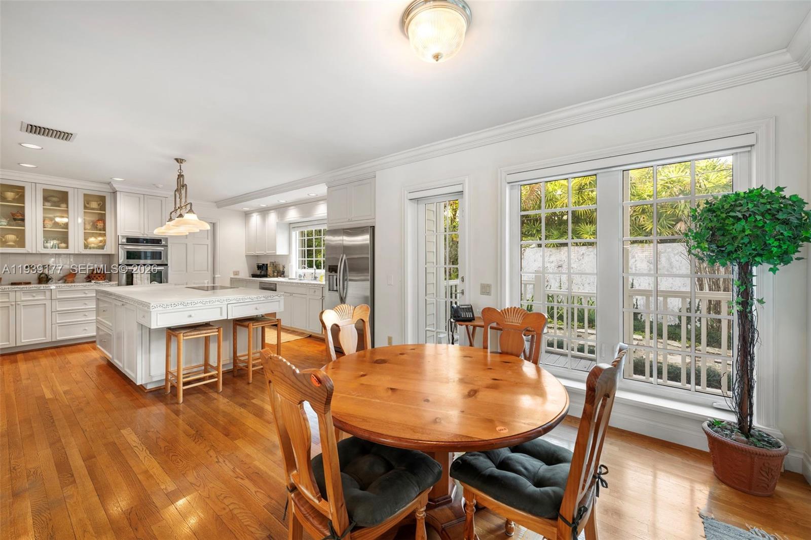 3455 S Moorings Way Miami, FL 33133