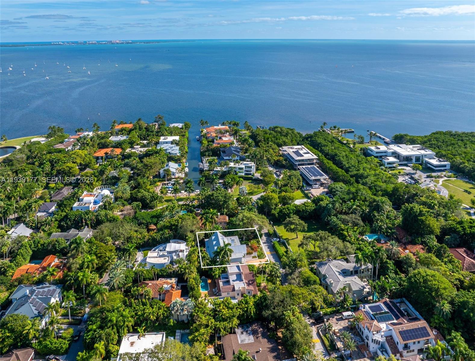 3455 S Moorings Way Miami, FL 33133