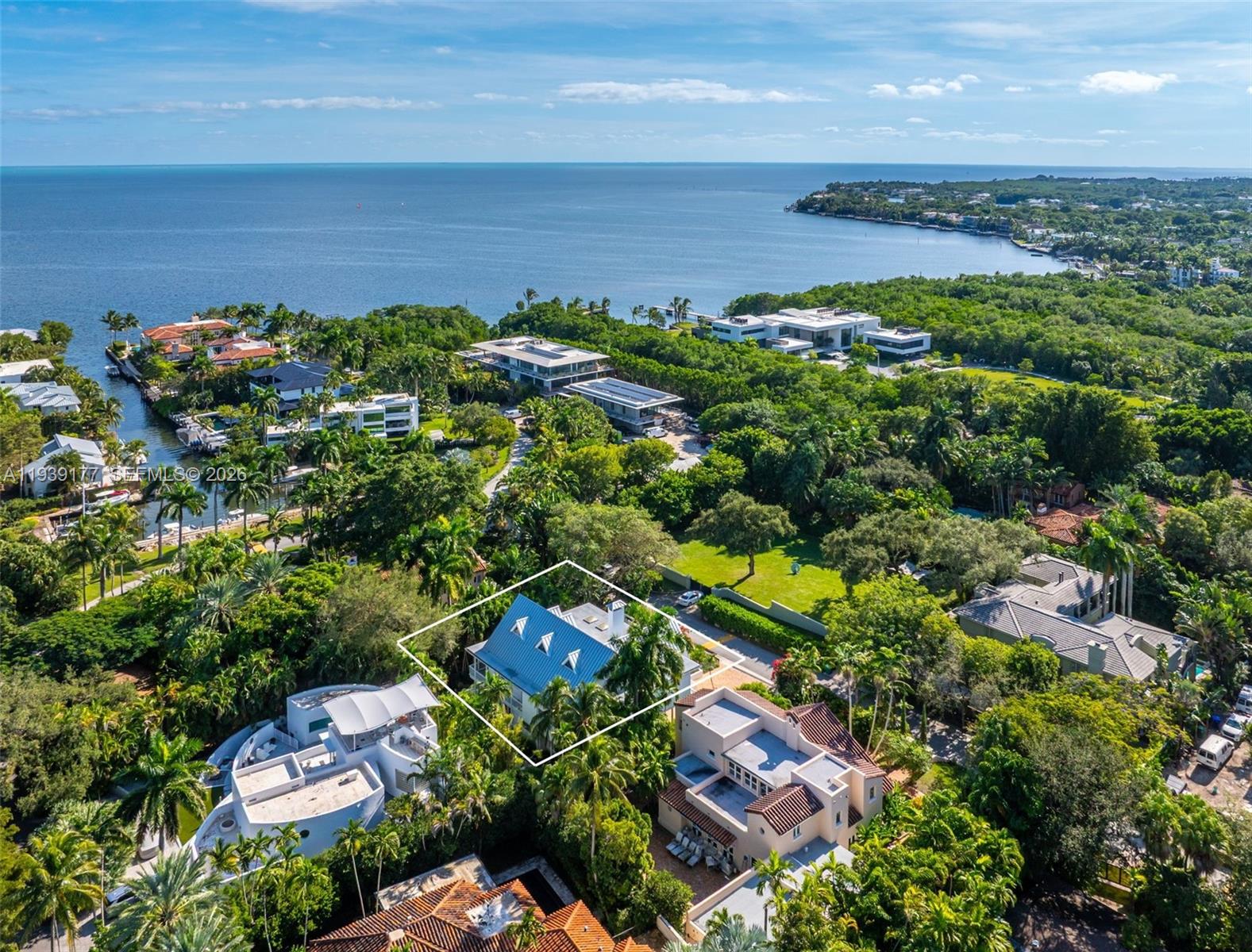 3455 S Moorings Way Miami, FL 33133