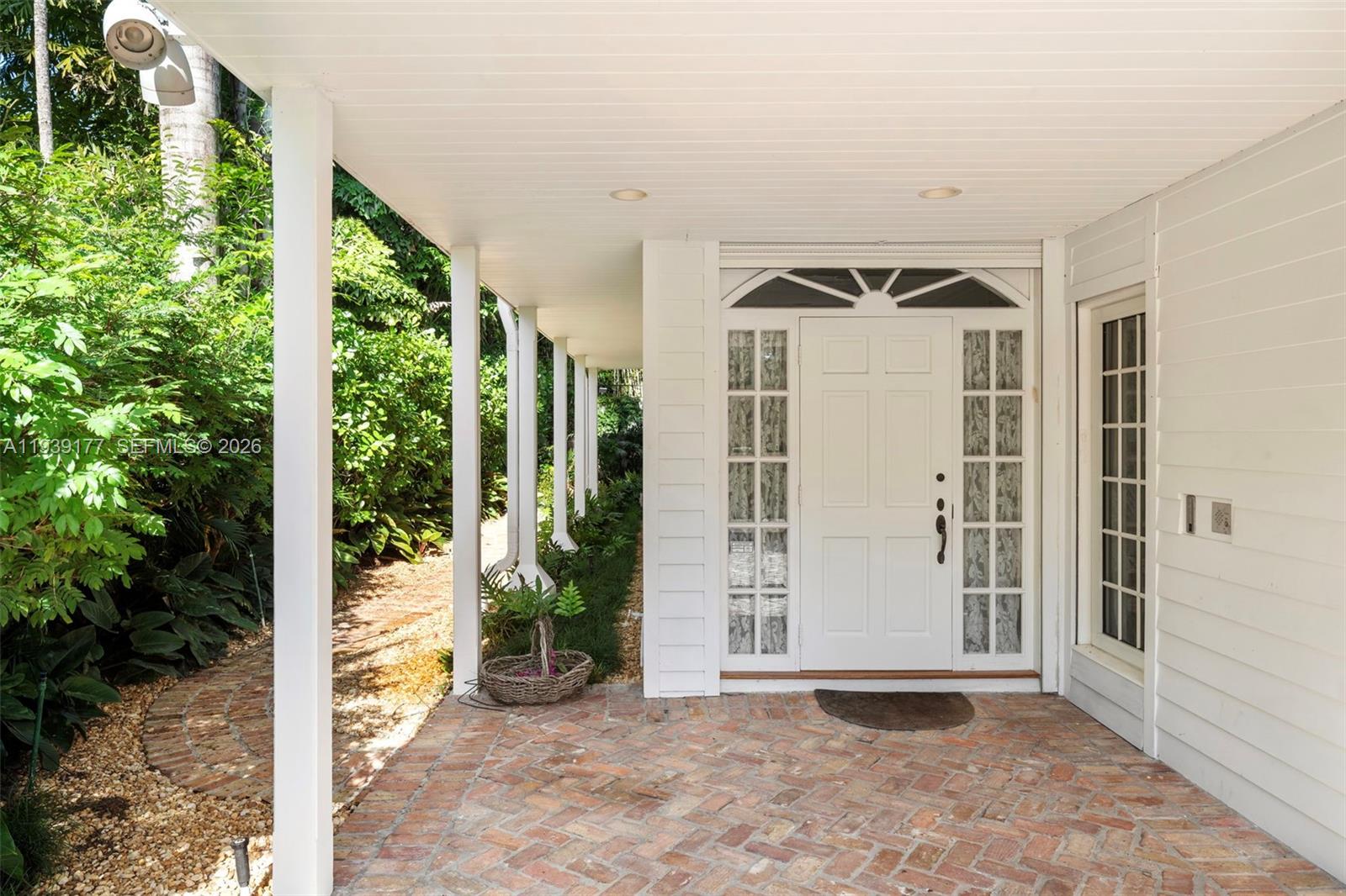 3455 S Moorings Way Miami, FL 33133