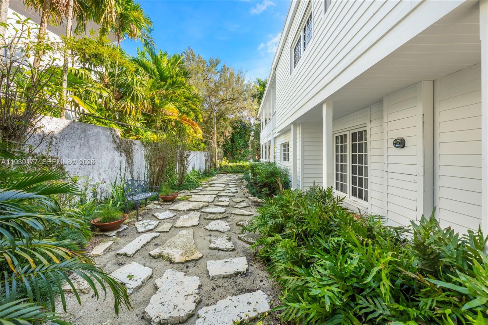 3455 S Moorings Way Miami, FL 33133