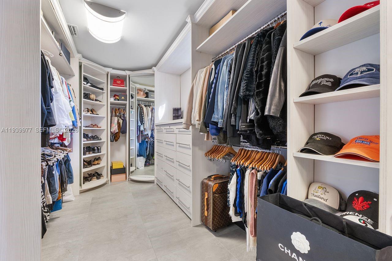 8363 SW 98th St Miami, FL 33156