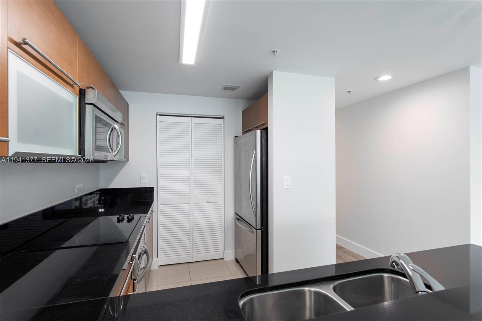 image Vizcayne North Condo3