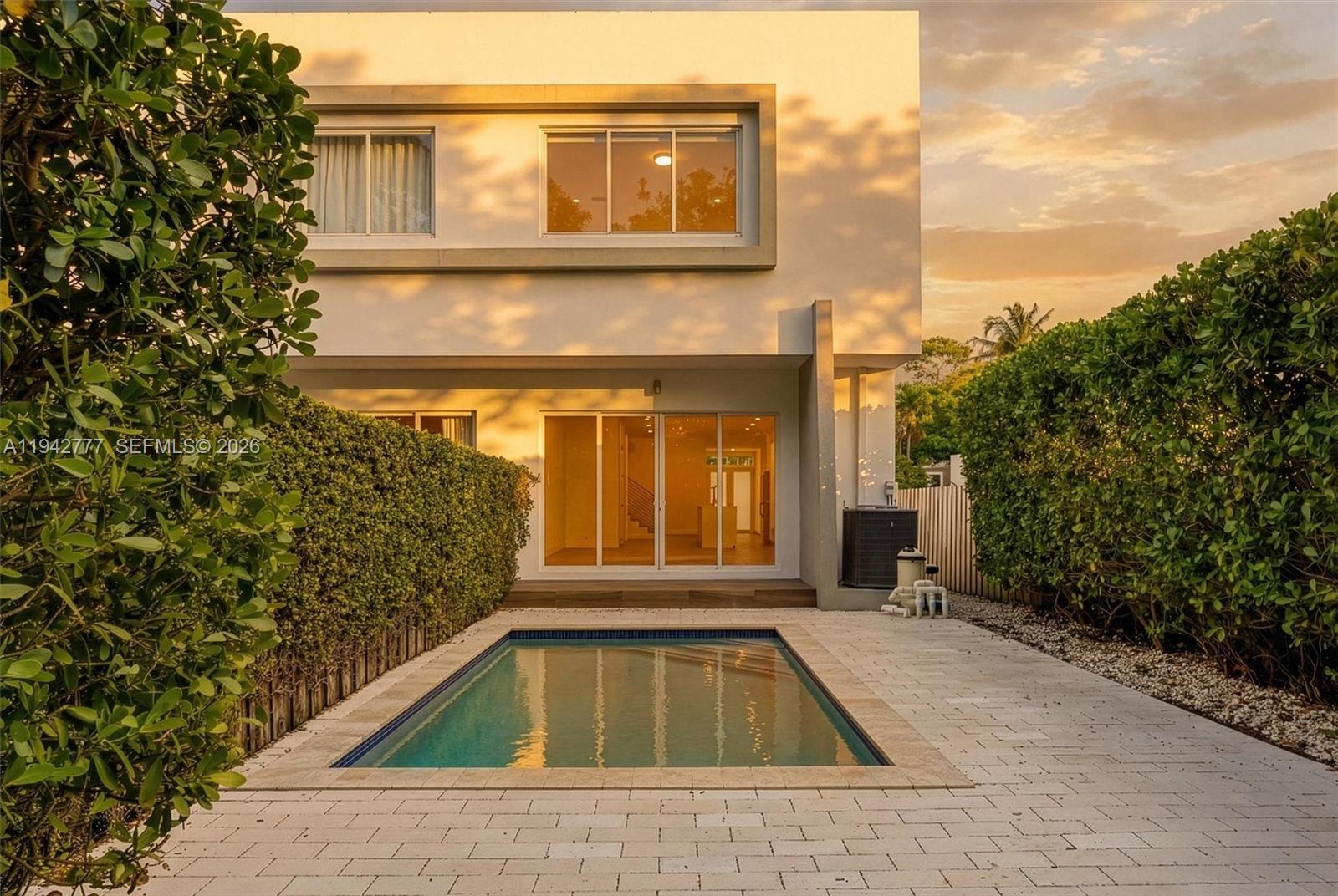 2852 SW 32nd Ct #2852