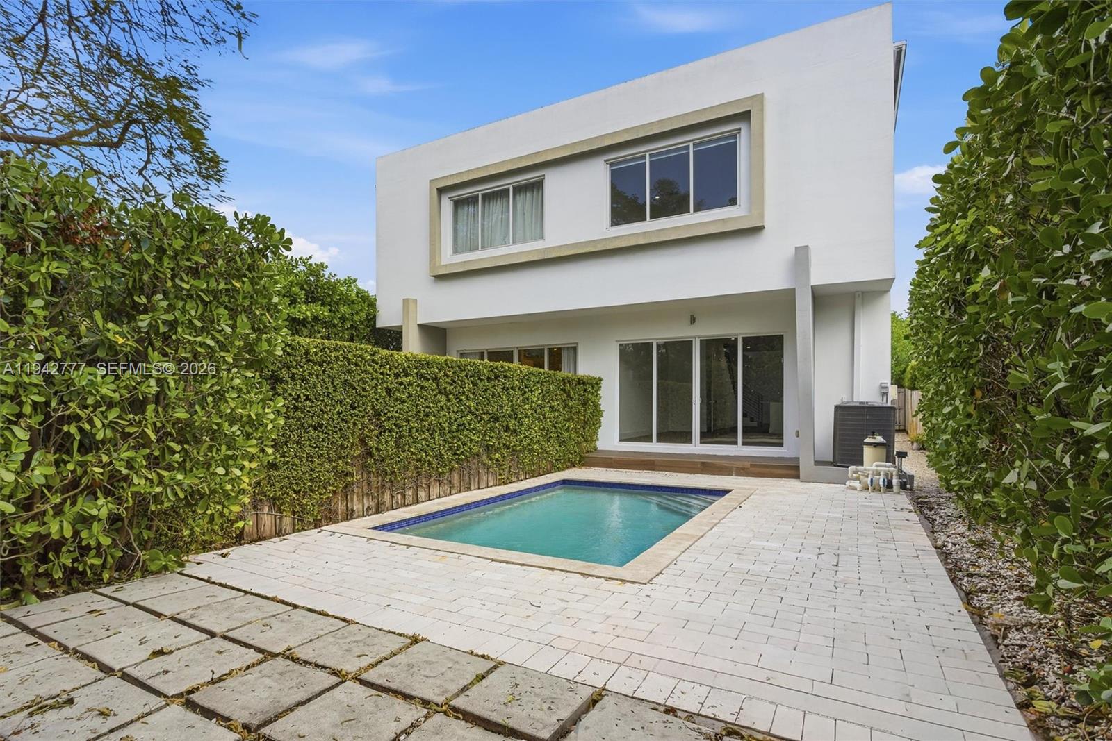 2852 SW 32nd Ct #2852 Miami, FL 33133