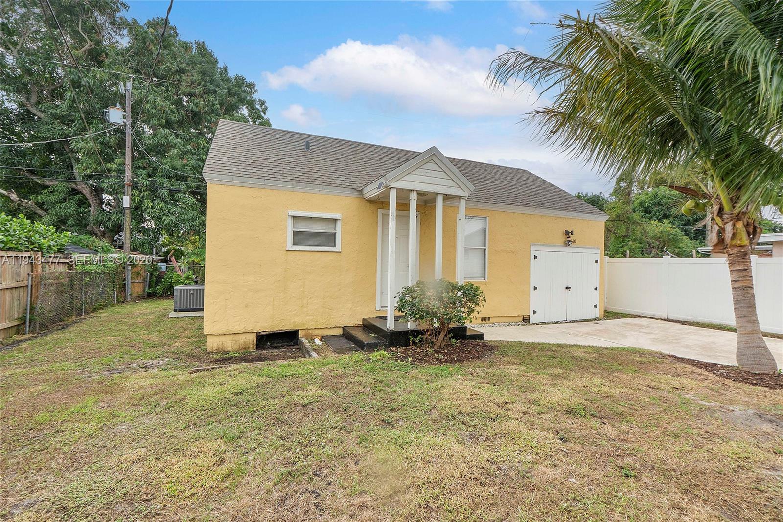 608 El Vedado West Palm Beach, FL 33405