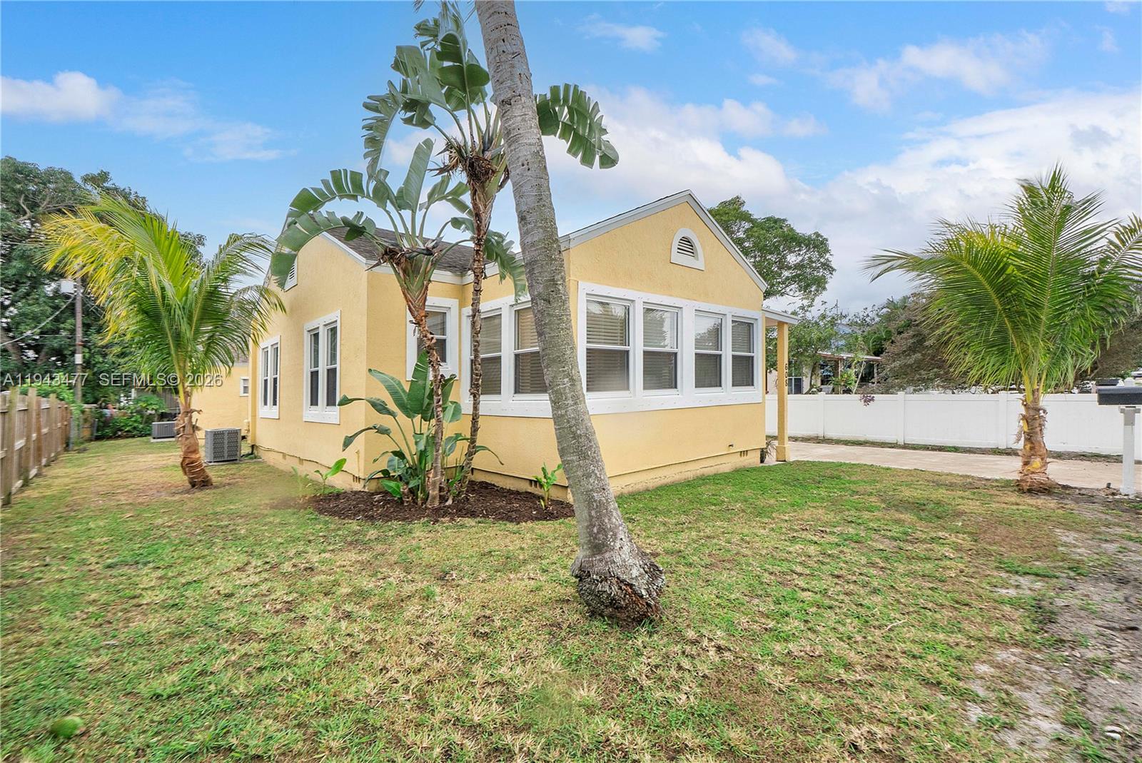 608 El Vedado West Palm Beach, FL 33405