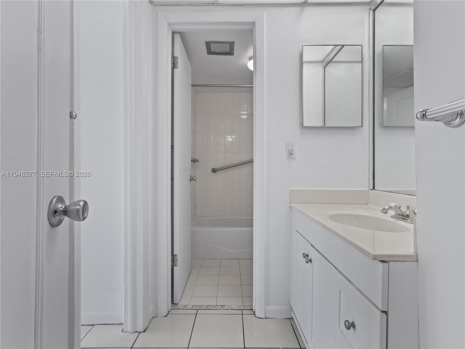 77 Crandon Blvd #3C Key Biscayne, FL 33149