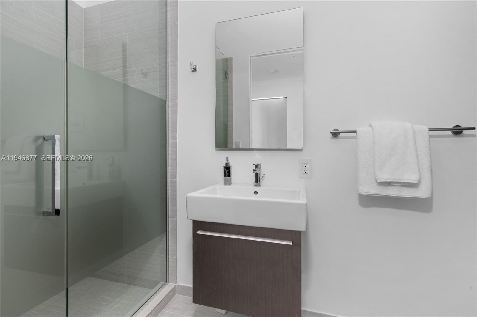 2675 S Bayshore Dr #1602S Miami, FL 33133