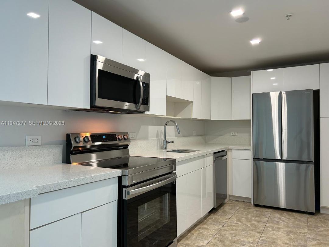 7501 E Treasure Dr #5R North Bay Village, FL 33141