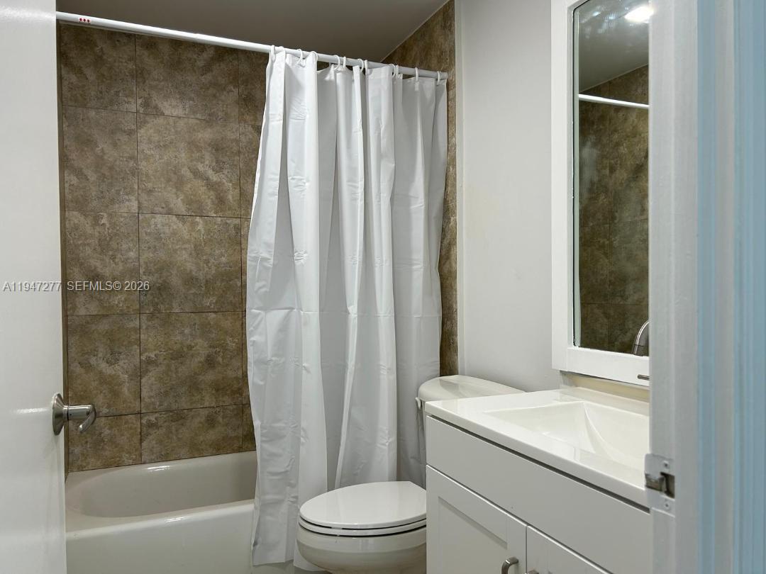 7501 E Treasure Dr #5R North Bay Village, FL 33141