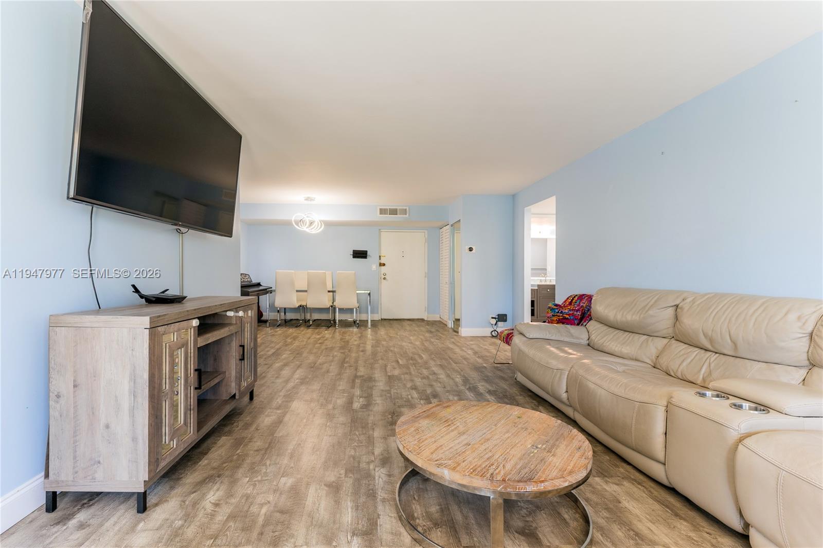 image Winston Towers 70011