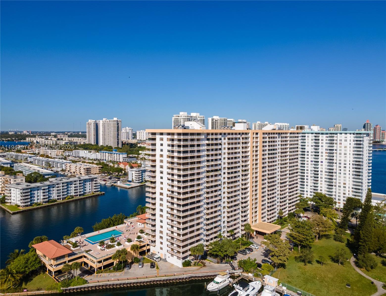 image Winston Towers 7001