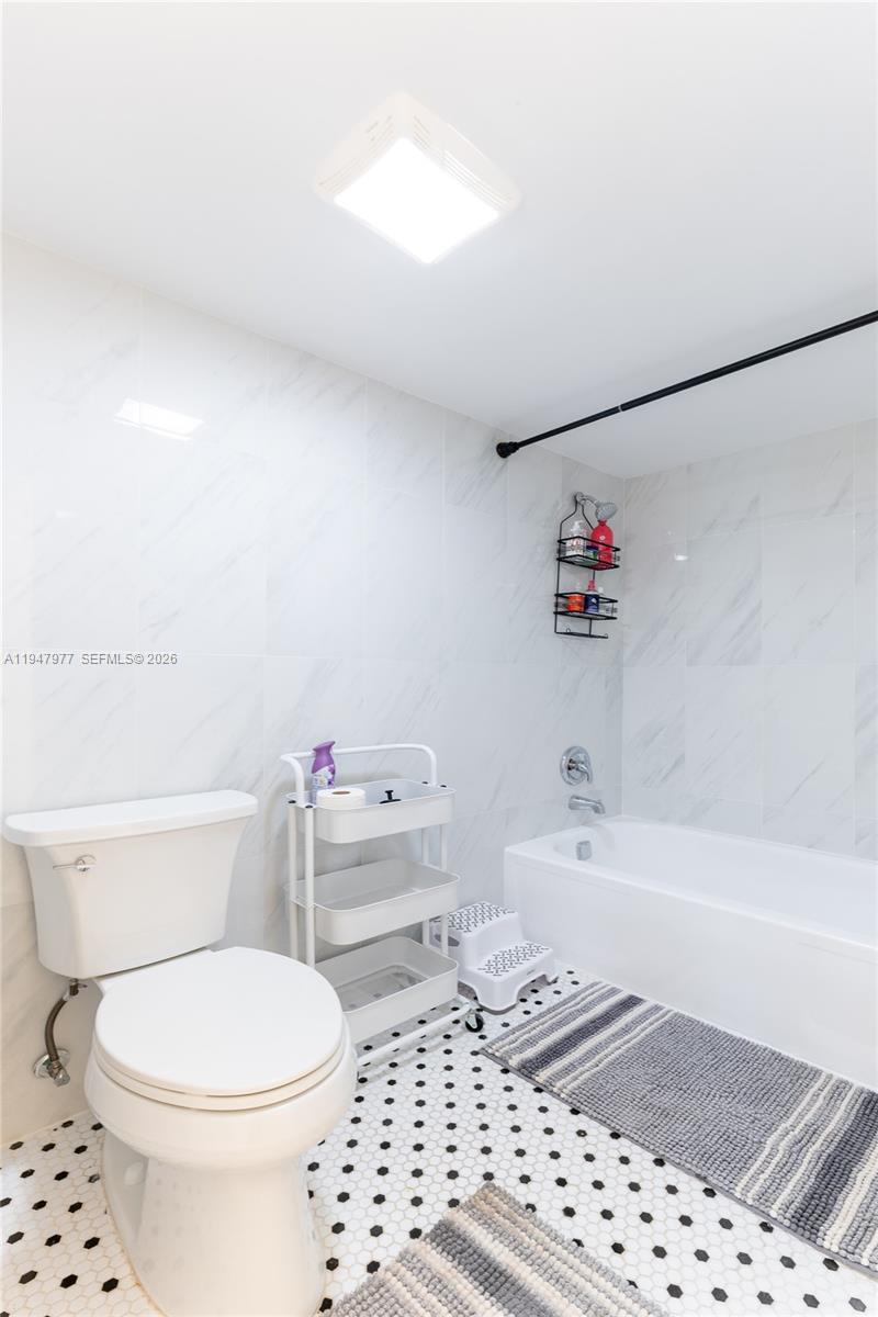 image Winston Towers 70022