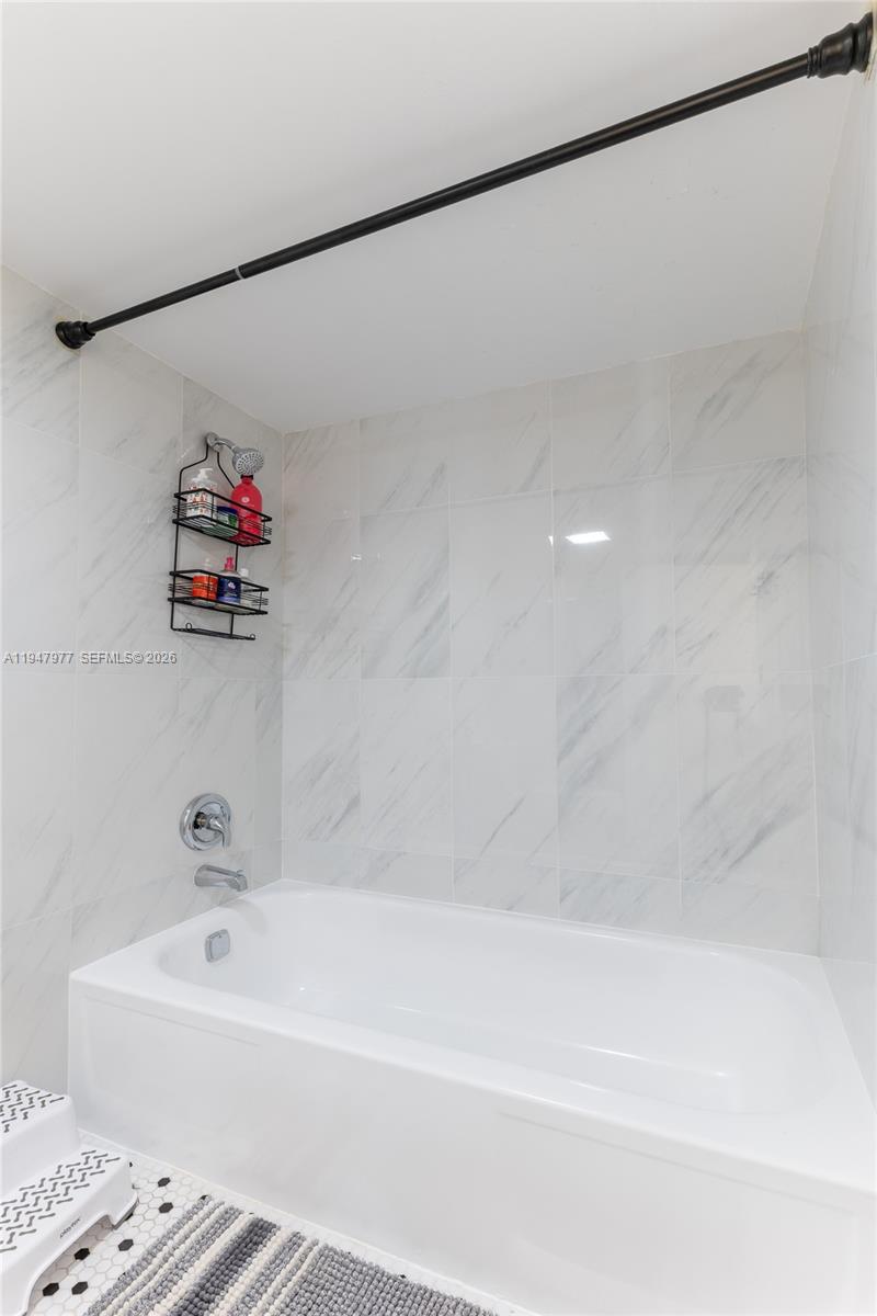 image Winston Towers 70023