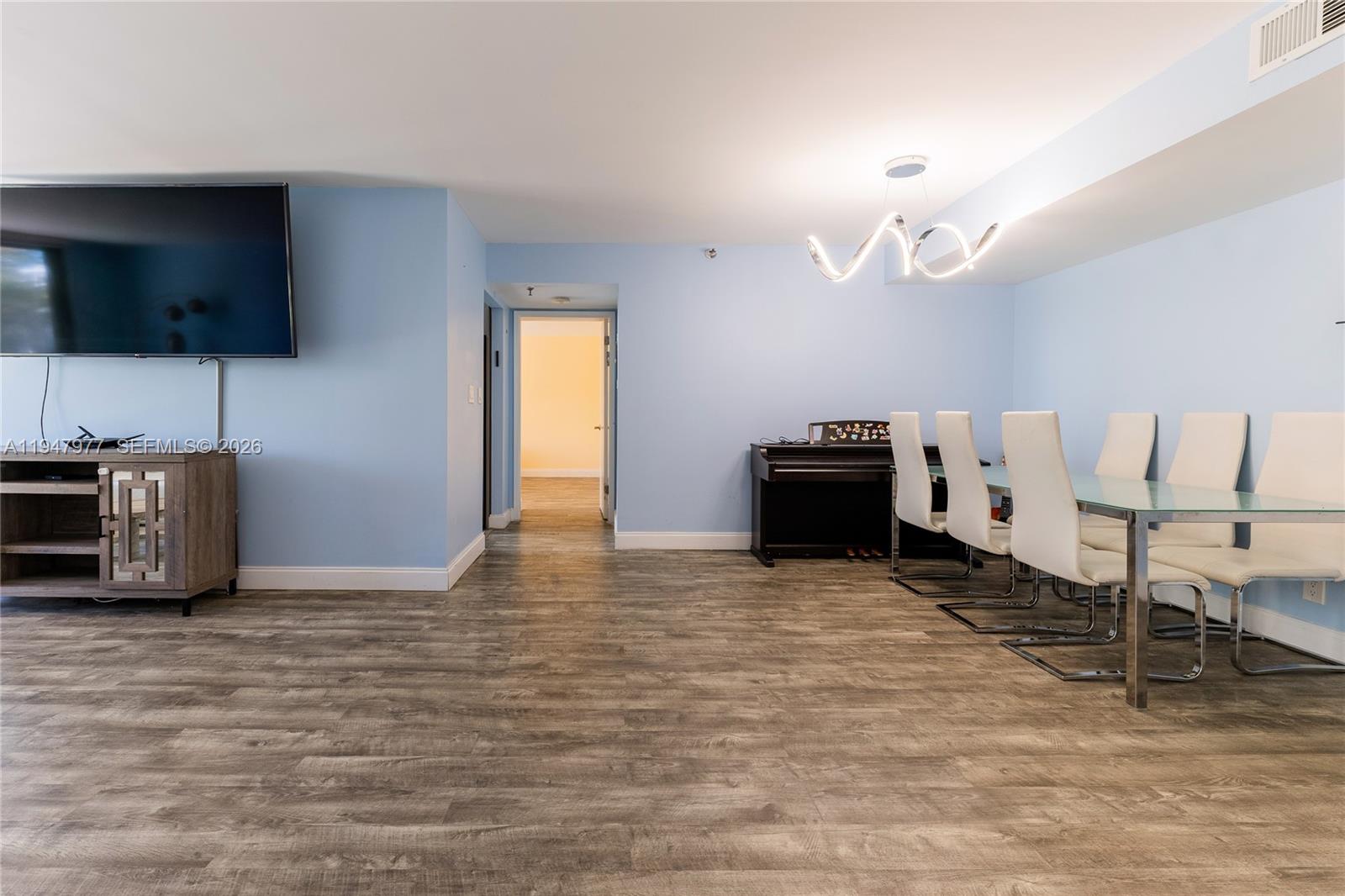 image Winston Towers 7006