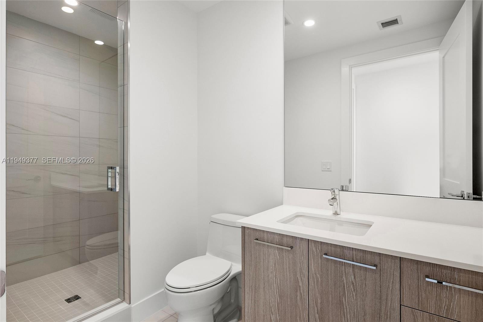 151 N Seabreeze #1003-E Fort Lauderdale, FL 33304