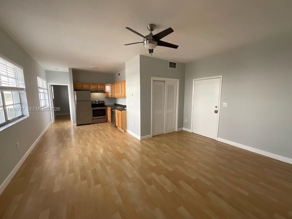 1360 Collins Ave #102