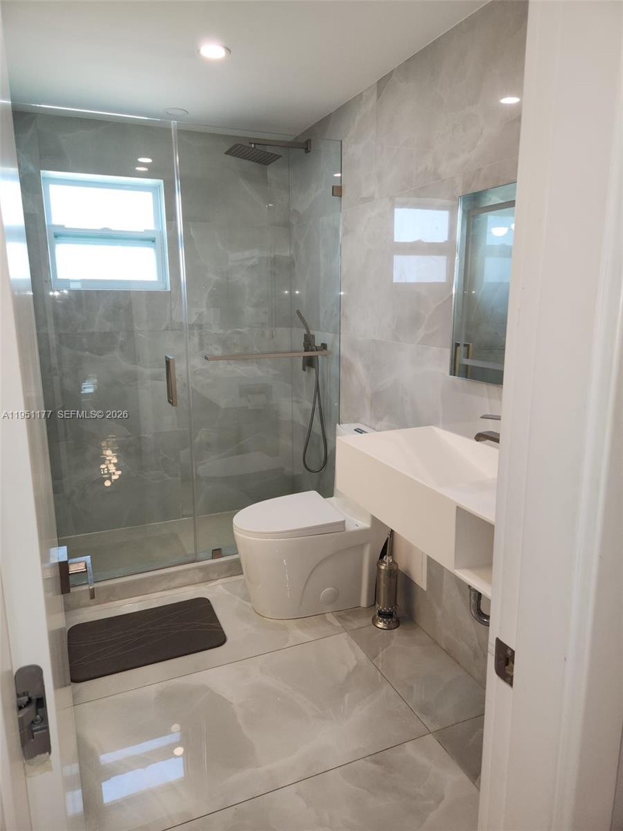 1075 92nd St #405 Bay Harbor Islands, FL 33154