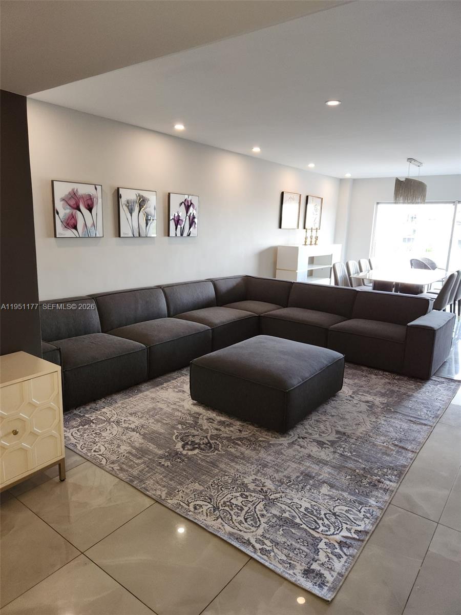 1075 92nd St #405 Bay Harbor Islands, FL 33154