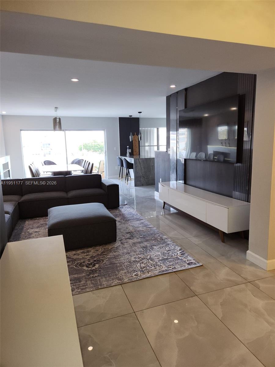 1075 92nd St #405 Bay Harbor Islands, FL 33154