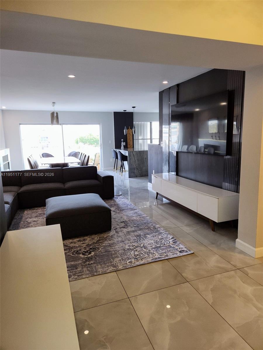 1075 92nd St #405 Bay Harbor Islands, FL 33154