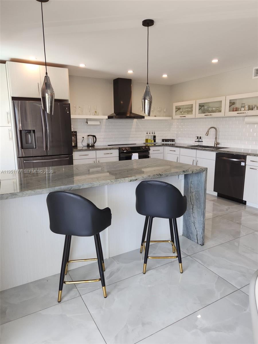 1075 92nd St #405 Bay Harbor Islands, FL 33154