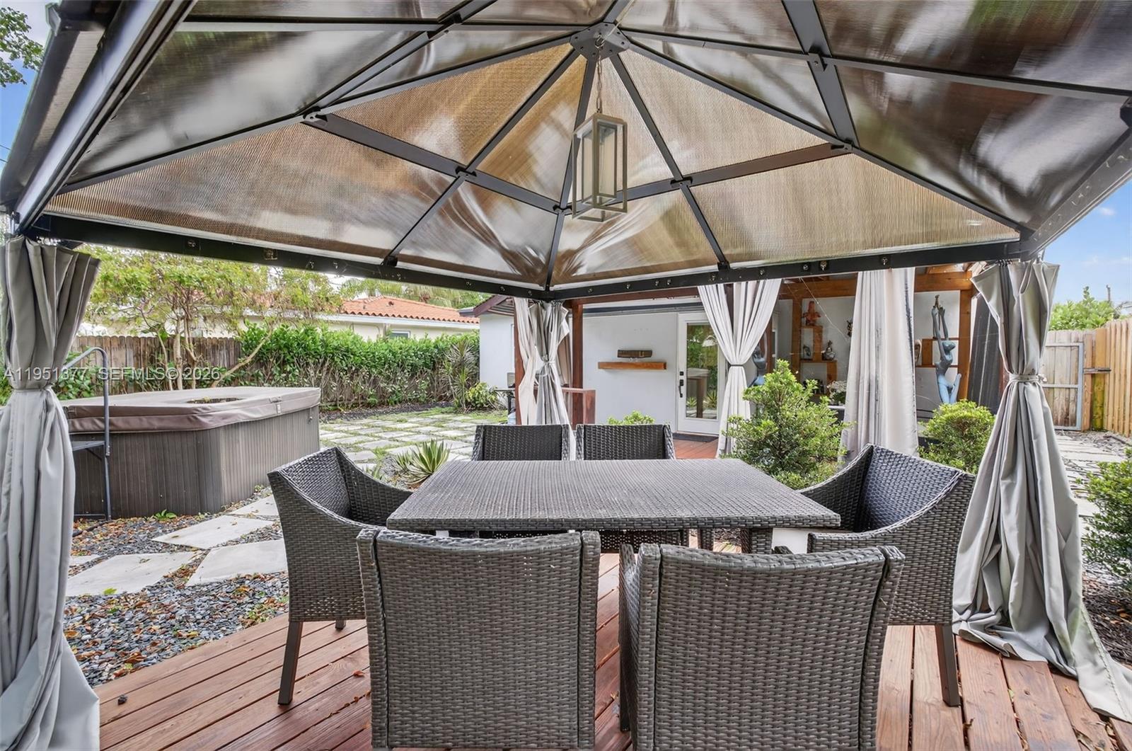 101 NE 47th Ct Oakland Park, FL 33334