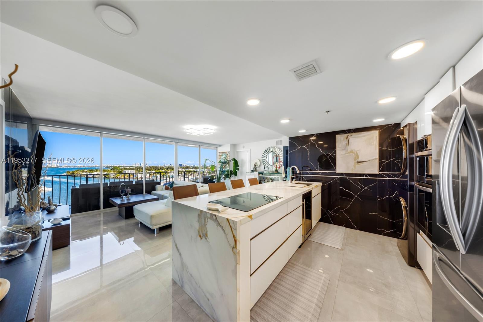 7601 E Treasure Dr #1216