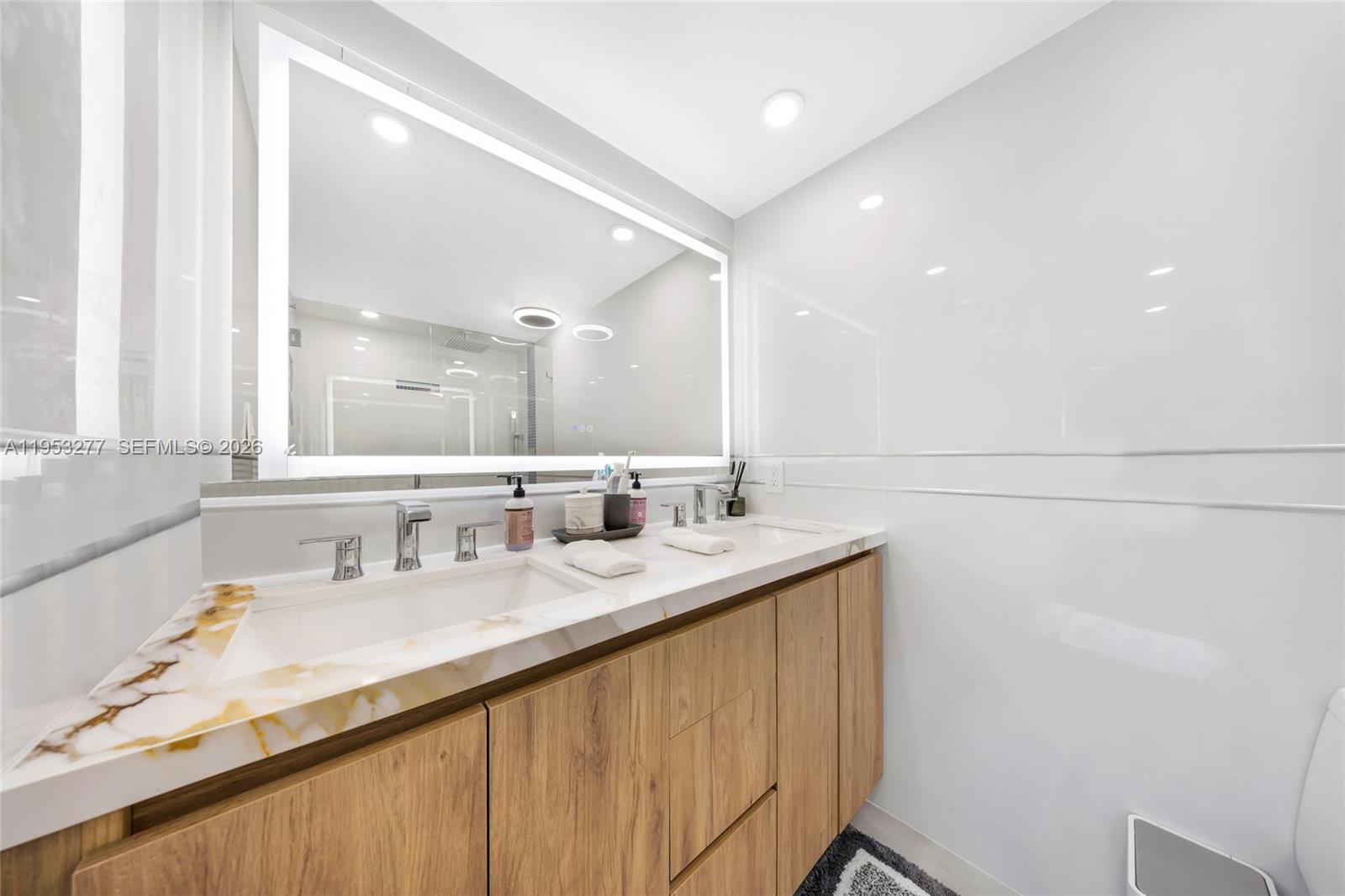 7601 E Treasure Dr #1216 North Bay Village, FL 33141